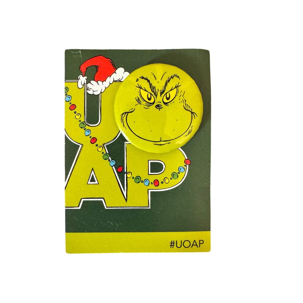 Universal Passholder Grinch Lanyard Pin New Collectible Limited Grinchmas 2025